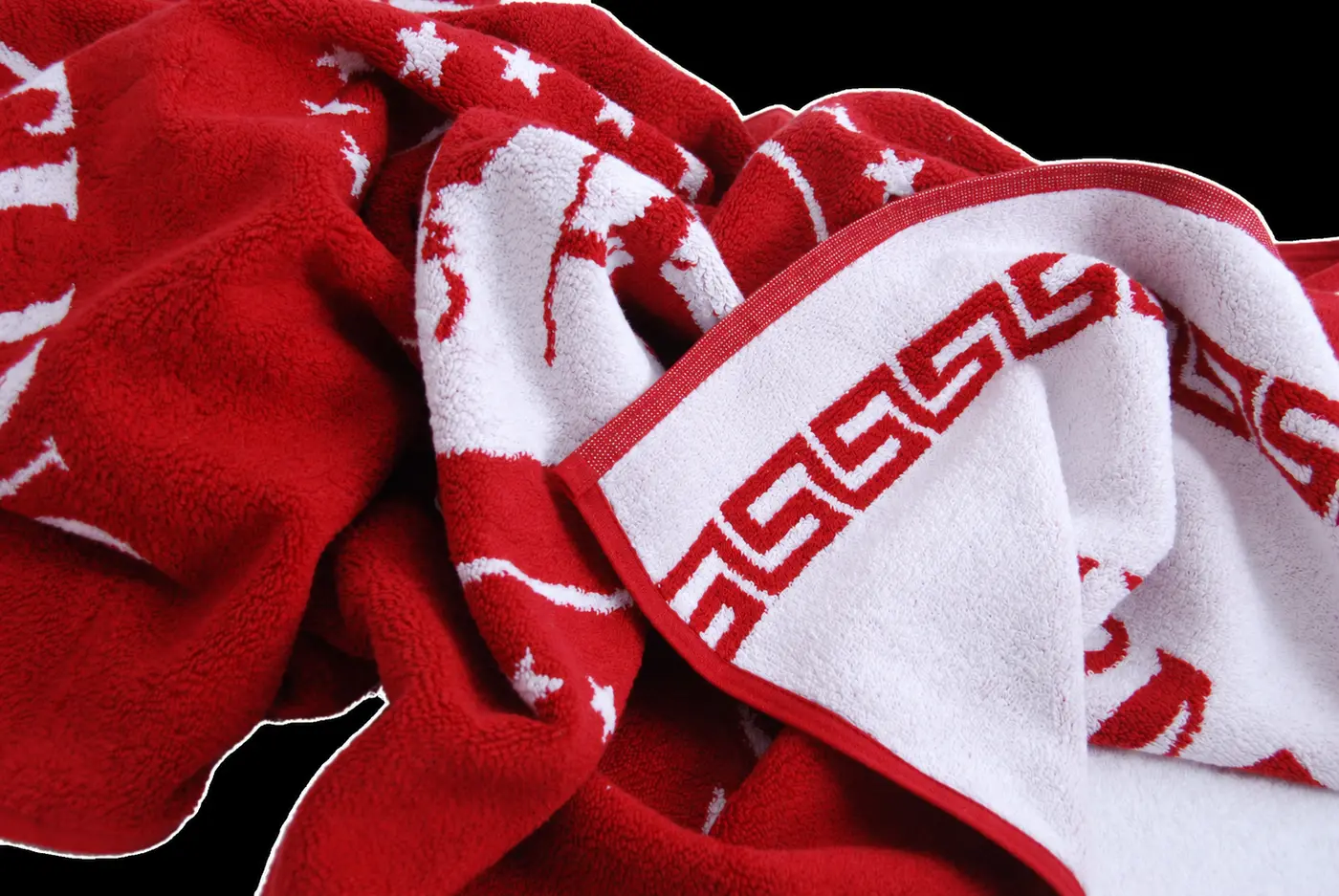 Red and white yarn-dyed double-face towel